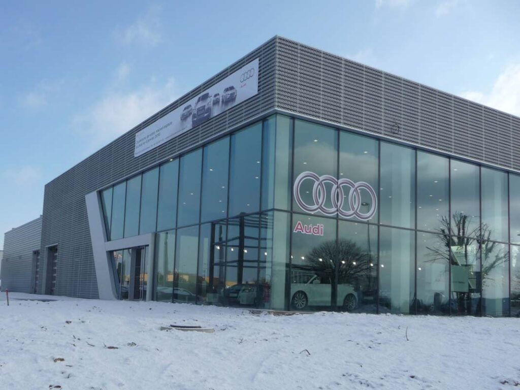 LAVAL-AUDI_bardage-garage-audi-laval-cruard-couverture