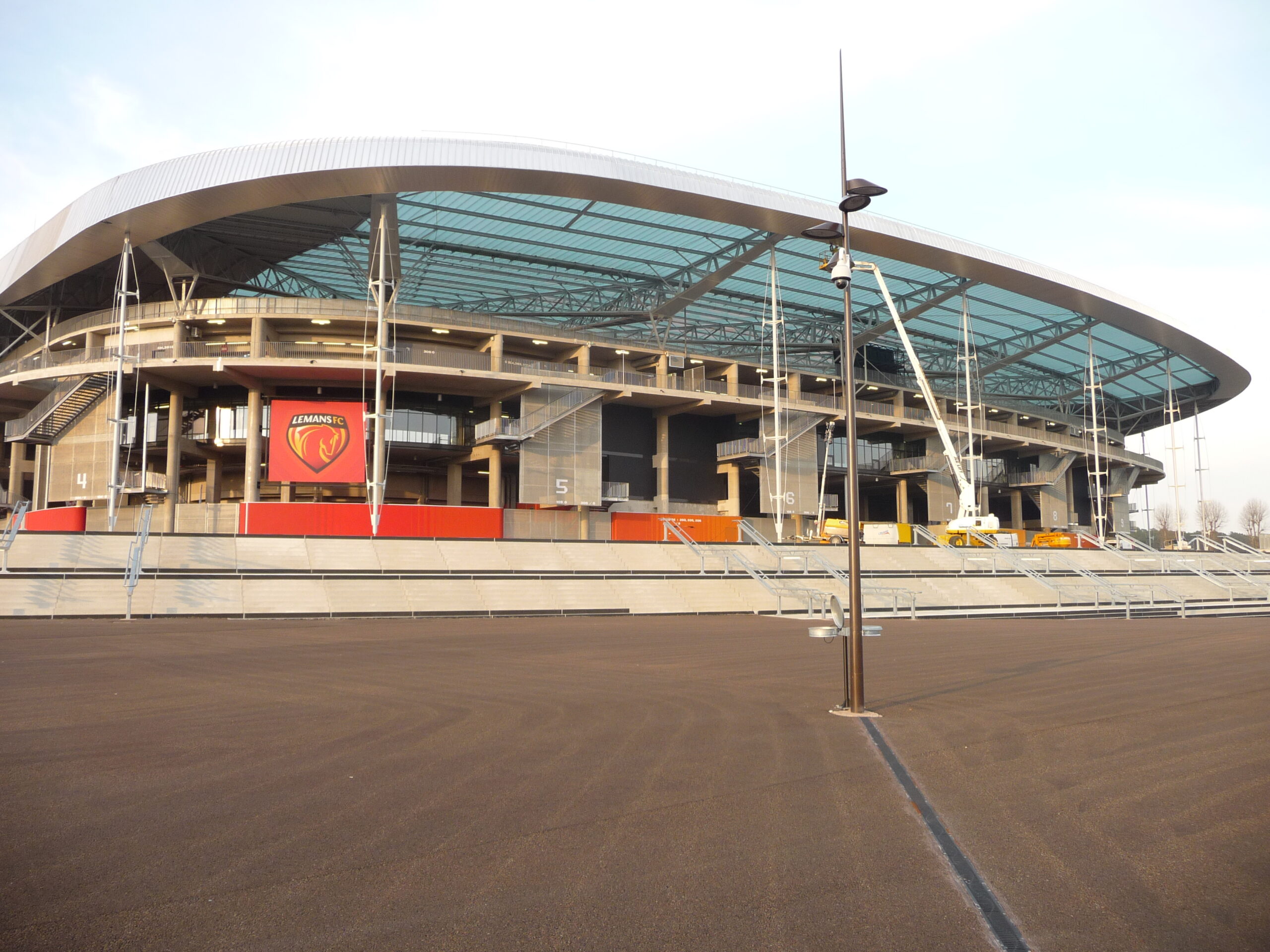stade-mmarena-bardage-m-tallique-polycarbonate-cruard-couverture