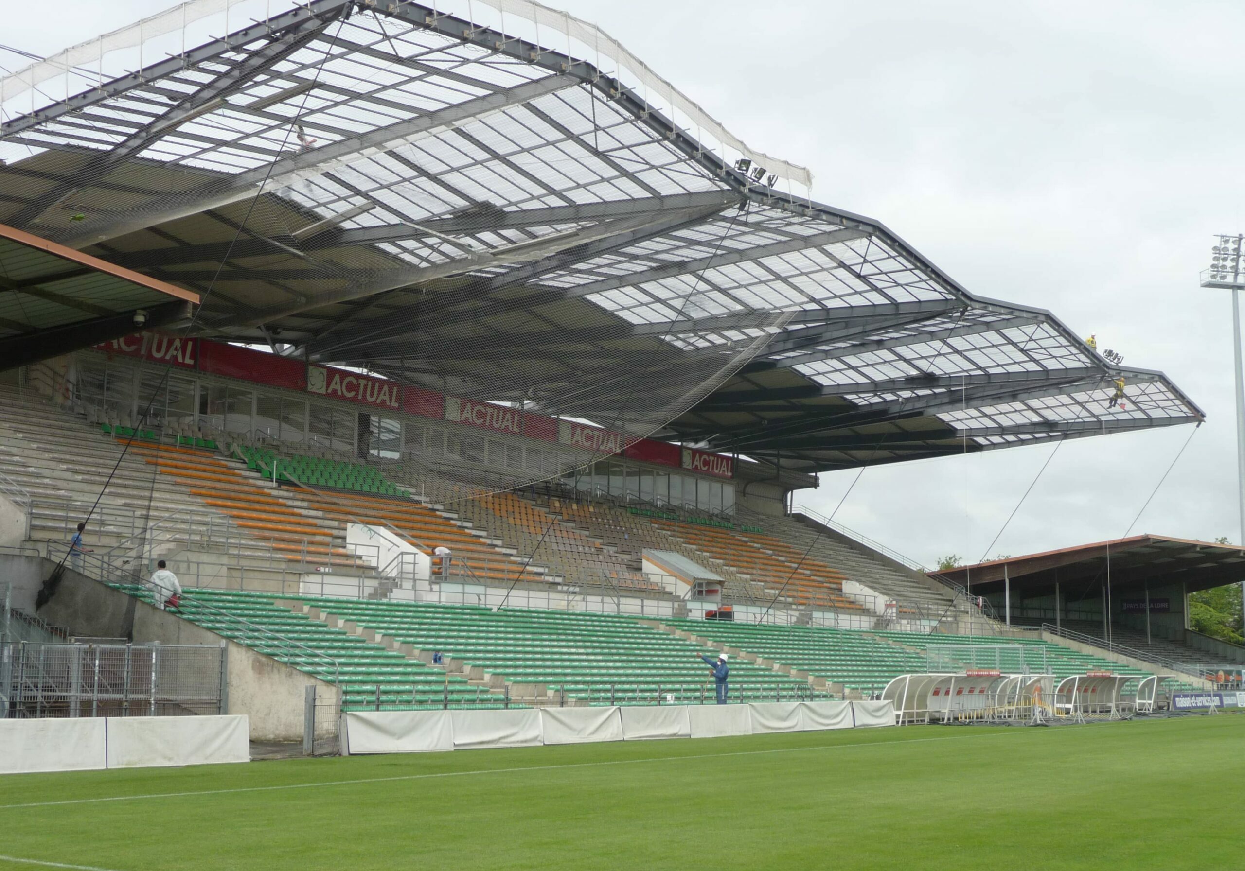 LAVAL-53-Stade-cruard-couverture